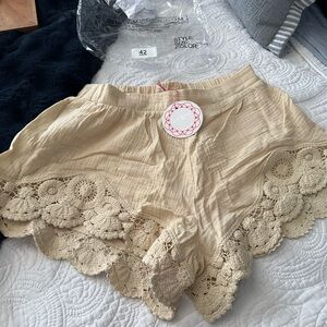 Umgee Cream Crochet Accent Shorts/100% cotton